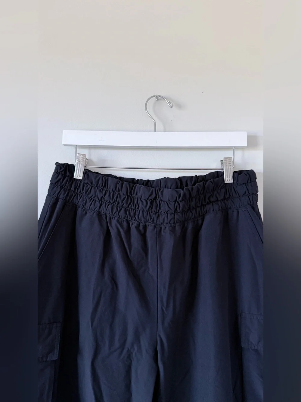 Fabletics Lightweight Cargo Jogger Women XL Navy Blue Athletic Casual Travel
